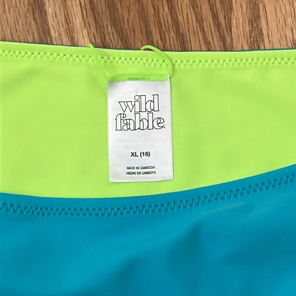 New Reversible Wild Fable Swimsuit Top Neon Green & Blue w/ Neon Orange Straps - Picture 7 of 9